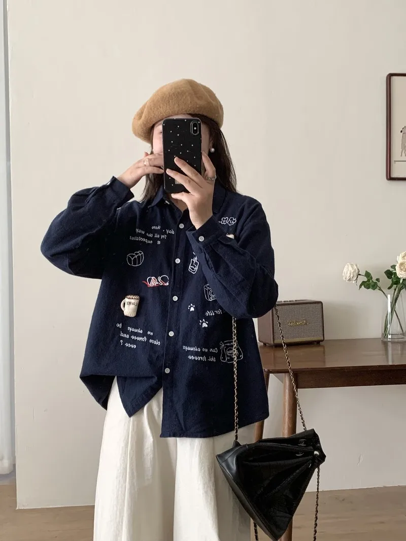 [Klaar voorraad] Hoge kwaliteit dames 100% katoenen garen blouse shirt herfst borduurwerk camera losse geschuurde shirts met lange mouwen