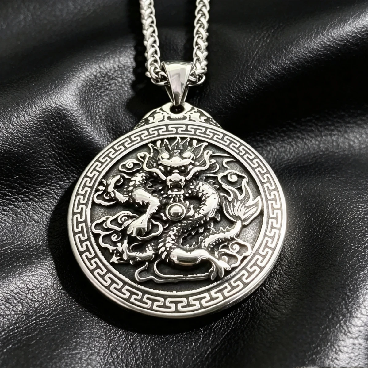 HNSP 316L Edelstahl Relief Design Drachen Totem Anhänger Halskette Für Männer Vintage-Schmuck Zubehör