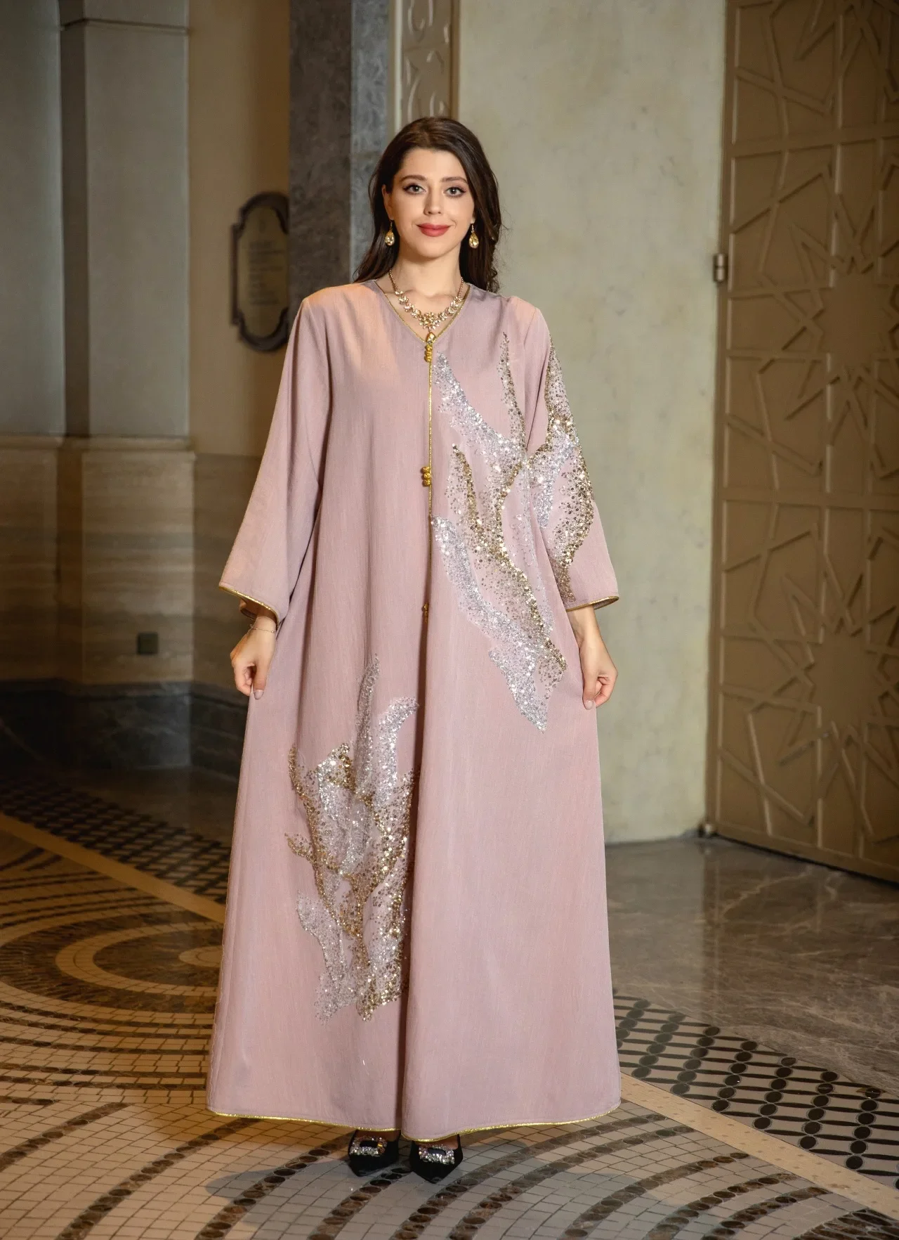 ชุดเดรสหรูหราสไตล์ดูไบ แต่งเลื่อมปักลายแบบวินเทจ แขนยาว สไตล์โมร็อกโก อาหรับ ชุดมุสลิมสำหรับรอมฎอน จาลาบียะห์ ชุดสำหรับงานอิสลาม