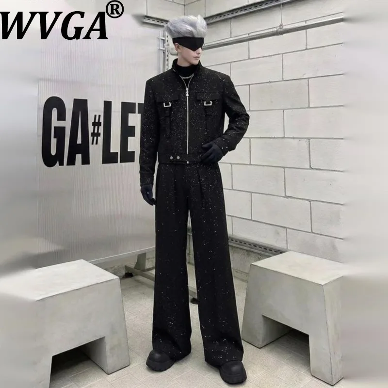 WVGA Primavera Otoño Nuevo Conjunto de Dos Piezas para Hombre de Alta Gama con Patrón Estrellado en Relieve Dorado, Abrigo y Pantalones Rectos Casuales Chic de Nicho Ins W26600