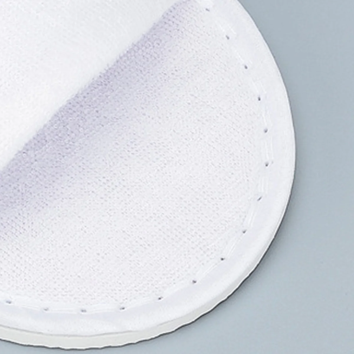 

20 шт. тапочки с открытым носком, одноразовые, нескользящие, для путешествий, отеля, спа-гостей, для дома, для использования в помещении, удобные, мягкие, гигиенические для широких ног, белые