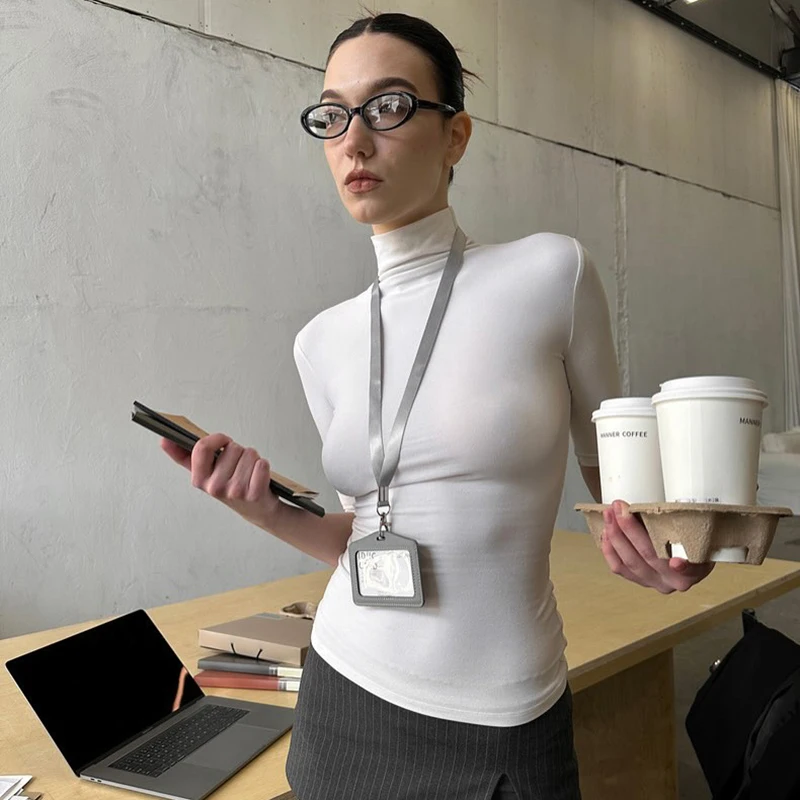 

Новая женская однотонная облегающая футболка с высоким воротом и коротким рукавом, базовая модель для повседневной носки, весна-лето 2026