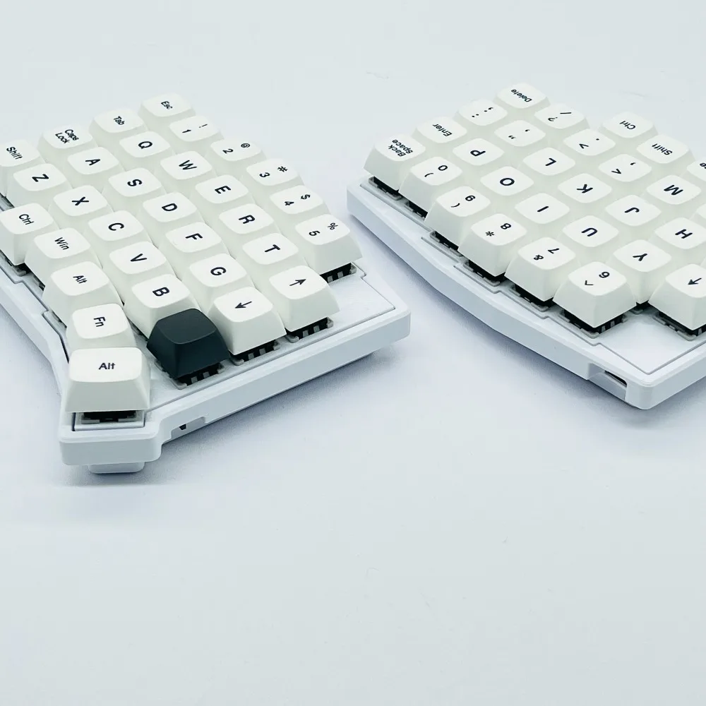 

WSOFLE Split Mechanical Keyboard Support VIAL Single-Mode Wireless 2.4G Programmable Keyboard Hot-swap Ergonomic Pc Accessories