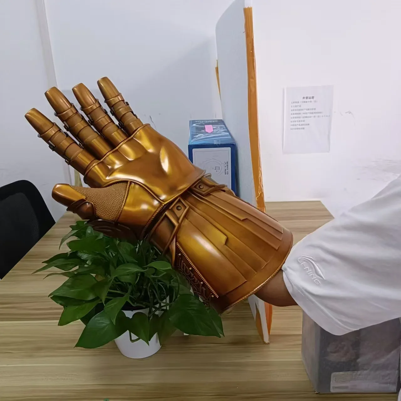 1:1 scale Wearable full metal Iron man Thanos Infinity Gauntlet Gloves LED Light Gemstone gloves cosplay props home decor gift