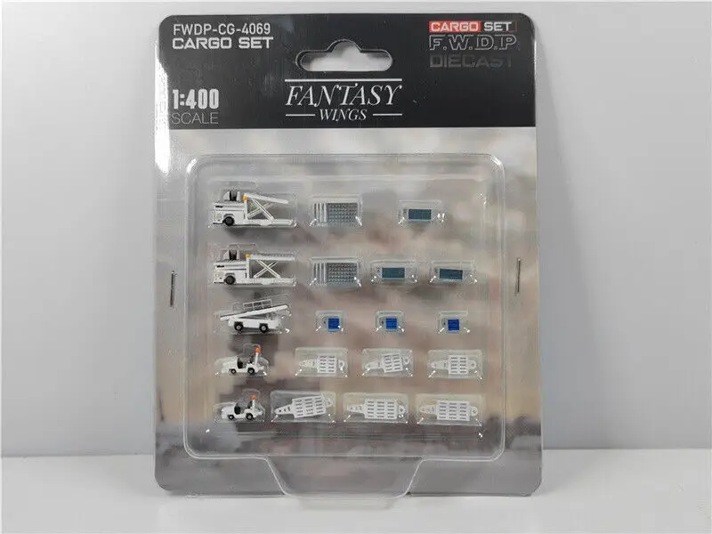 FWDP-CG-4069 Fantasywings 1:400 airport ground GSE Cargo Set