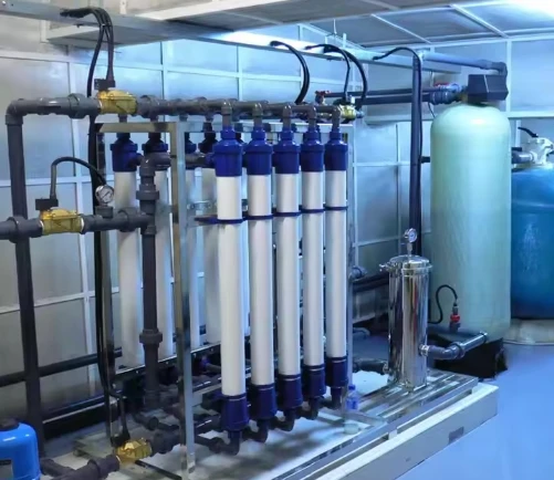 نظام المعالجة Ro Desalination آلة تنقية المياه التناضح العكسي 6000lph مرشحات المياه الصناعية Ro المياه