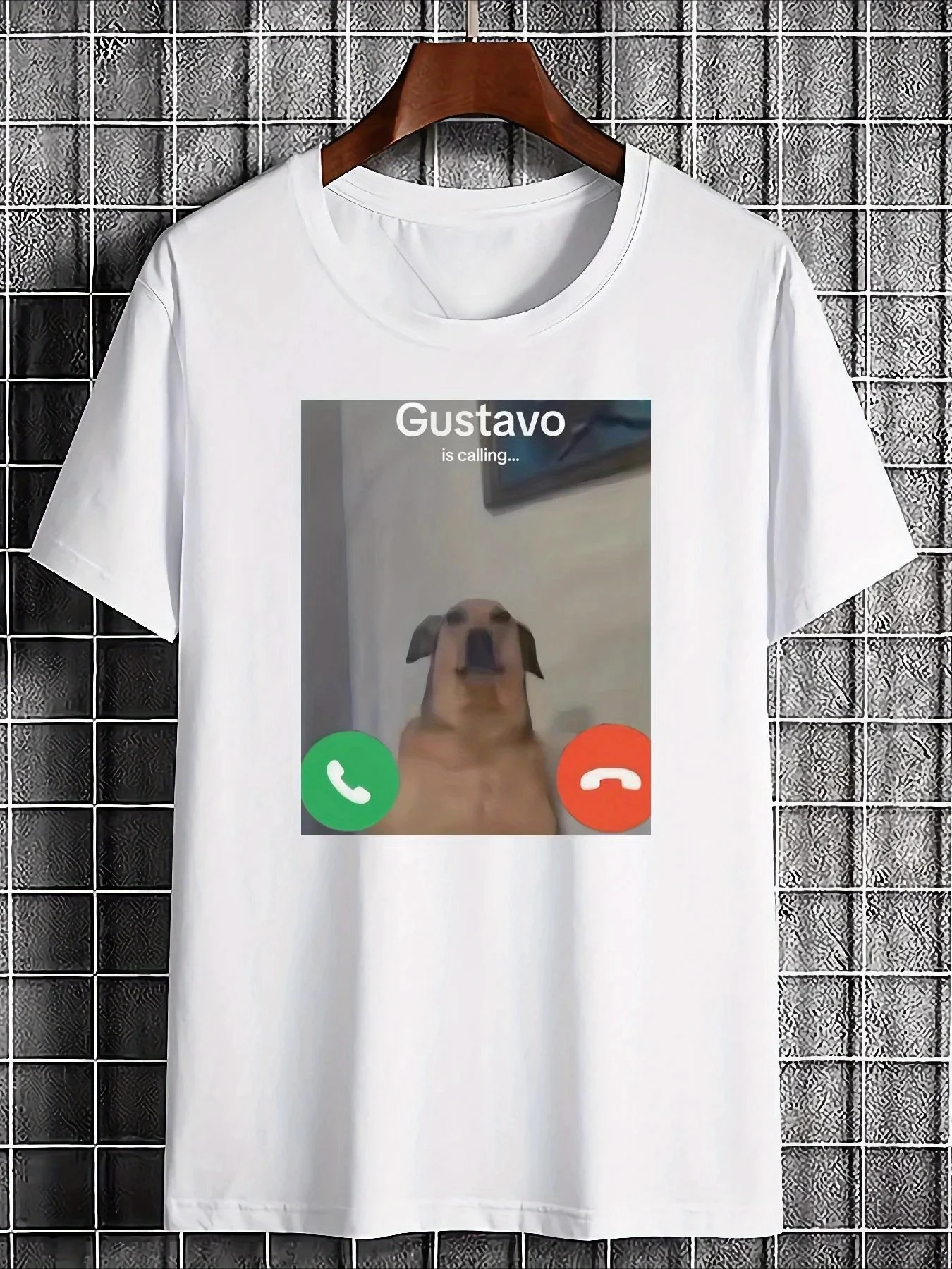 Engraçado Gustavo Calling Meme Camiseta Branca com Chamada Telefônica Gráfico Respirável Verão Manga Curta Harajuku Streetwear