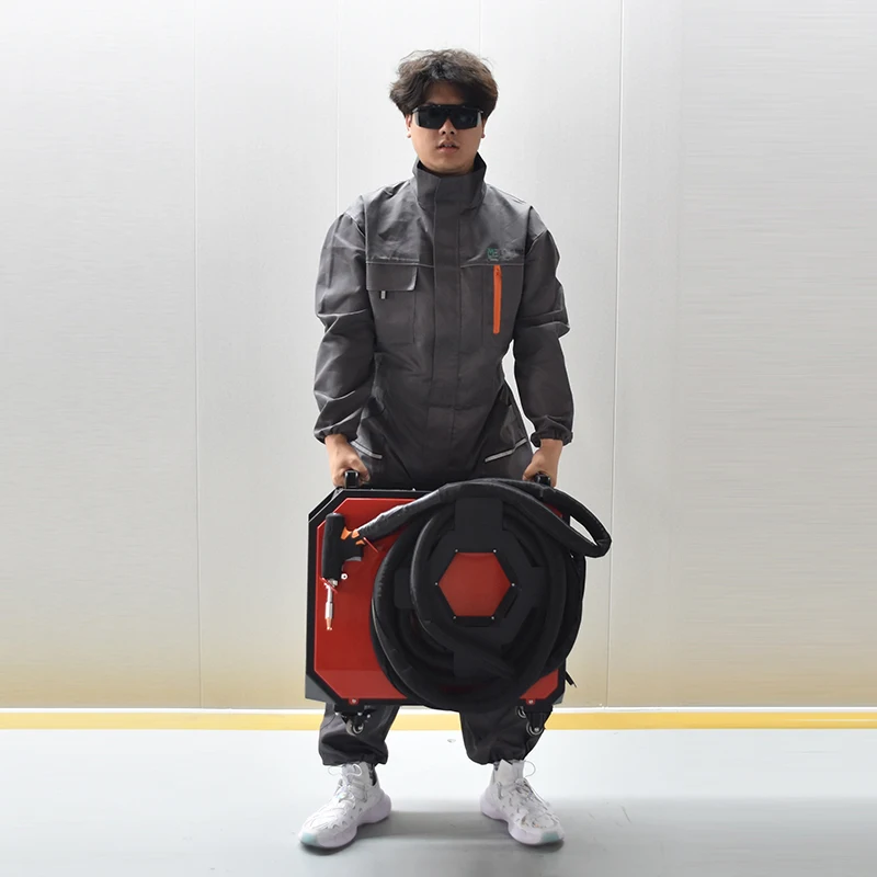 

Лидер продаж: Ручной лазерный сварочный аппарат 4-в-1 мощностью 2000 Вт для сварки алюминия, нержавеющей стали, латуни, титана