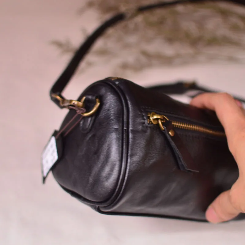 

AETOO Cylinder crossbody bag Women's leather shoulder bag Personality women's bucket bag Retro women's bag casual first layer co