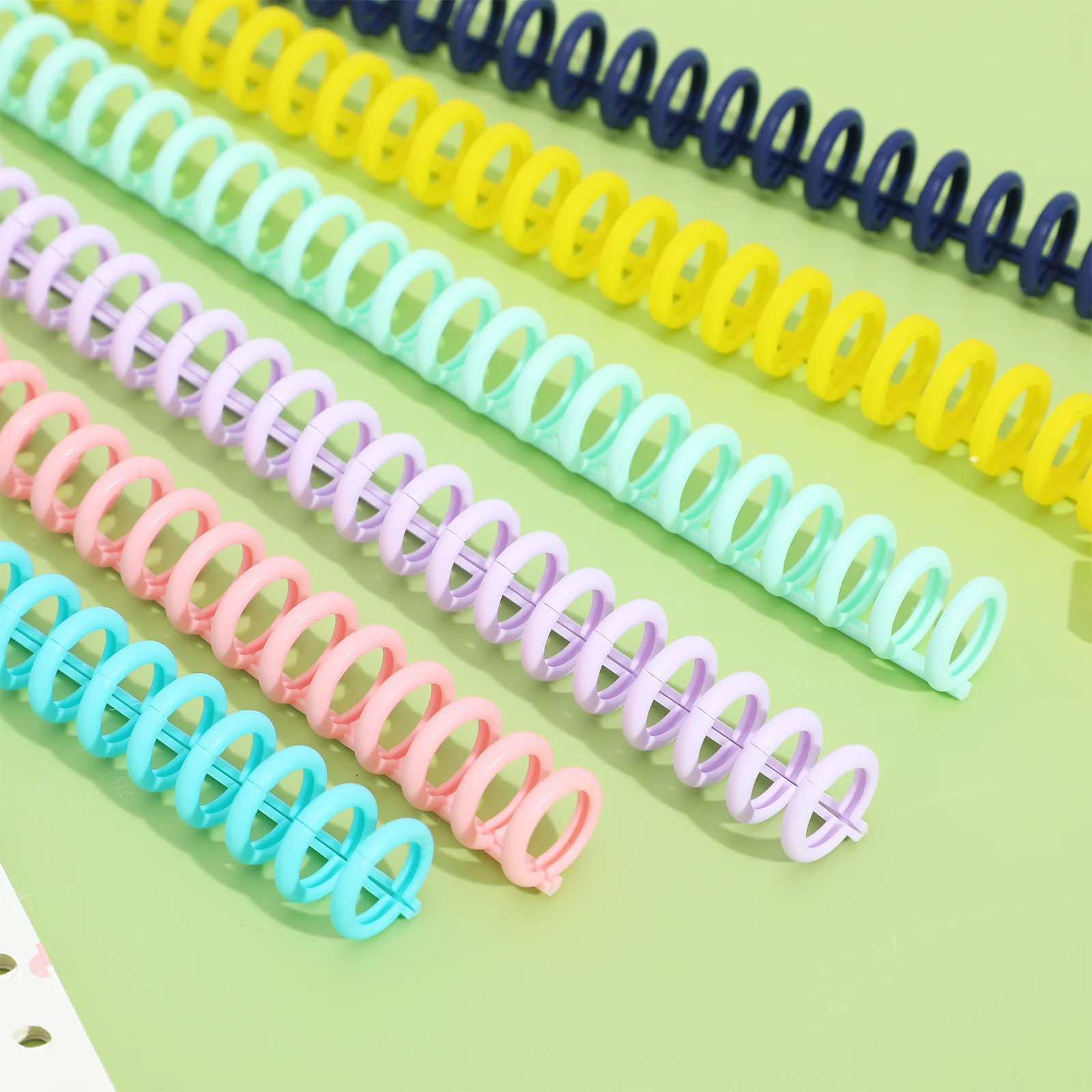 12 قطعة حلقة ربط بلاستيكية الموثق العمود الفقري إدراج حلقات أوراق فضفاضة آلية ميكانيكية فضفاضة ورقة دوامة مشط الأشواك طالب