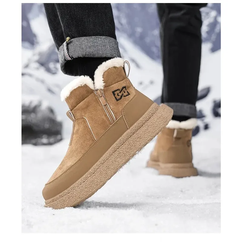 أحذية الثلوج الشتوية لعام 2025 دافئة بالإضافة إلى أحذية رجالية سميكة مخملية للخروج أحذية قطنية عالية الجودة بنعل سميك ومضادة للتجميد