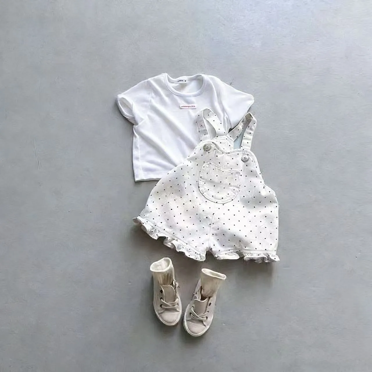 HY2821 Girls Spring Summer New Folded Lace Trim Denim Overalls Shorts Five-Quarter Length Overall Short Pants for Kids view 2