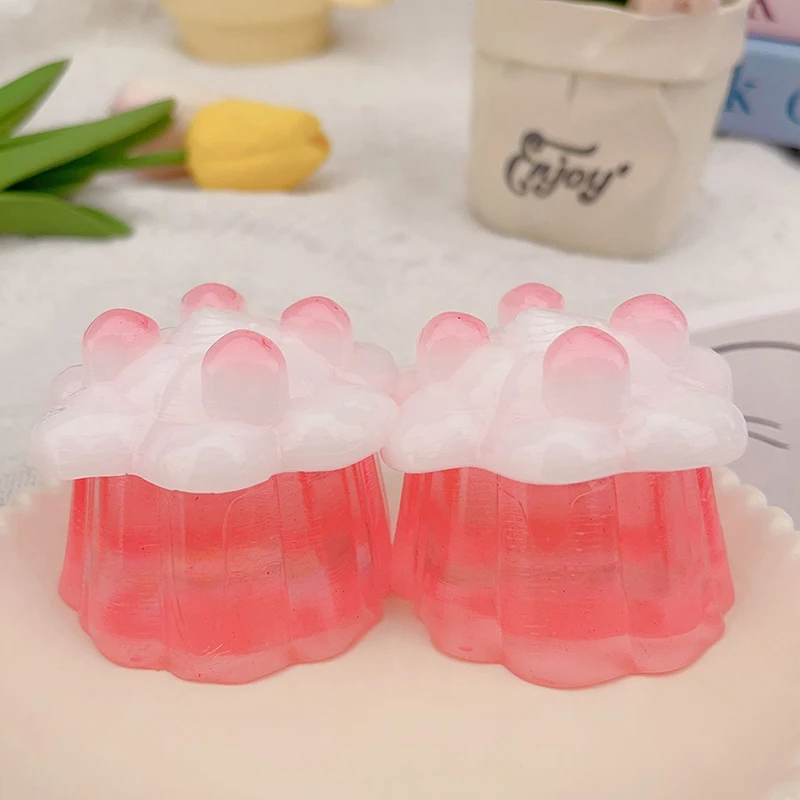 1 Stuks Kawaii Kristallen Pudding Cake Keluli Plakkerig Knijp Speelgoed Zacht Realistisch Gelei Glitter Squishy Stress Reliëf Speelgoed Kinderen Geschenken