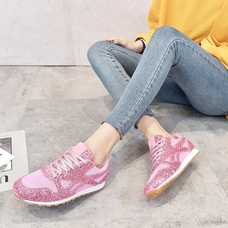 

Женские кроссовки, роскошные повседневные туфли из сетчатой ткани с блестками на шнуровке, мягкие нескользящие прогулочные спортивные кроссовки на плоской подошве, женские кроссовки
