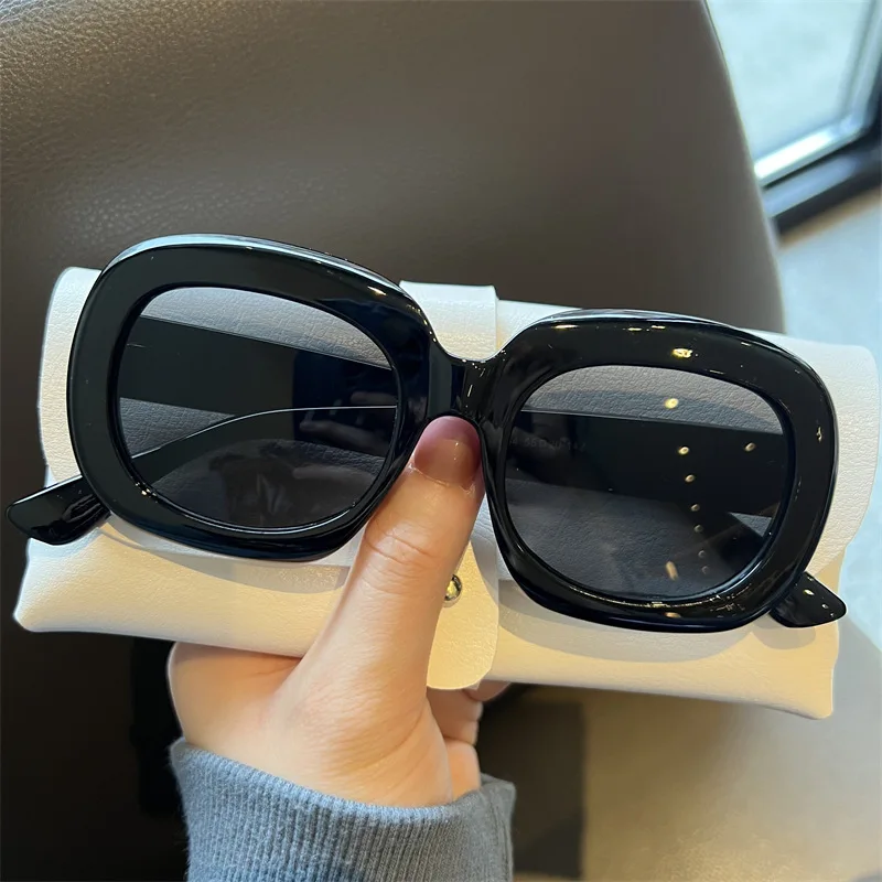 Vintage Large Frame Square Sunglasses Women's Brand Designer Fashion Sun Glasses Women Outdoor Travel Eyewear UV400 Gafas De Sol