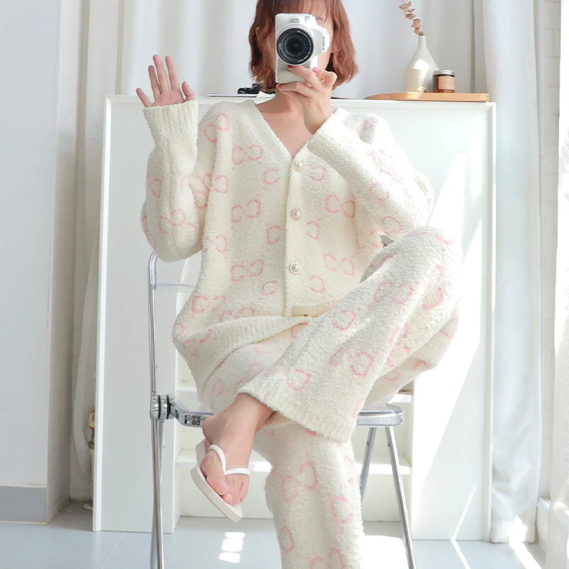 Pajamas Women\'s Autumn and Winter  Home Clothes Coral Fleece Thickened Outwear Suit You can wear it on the street.