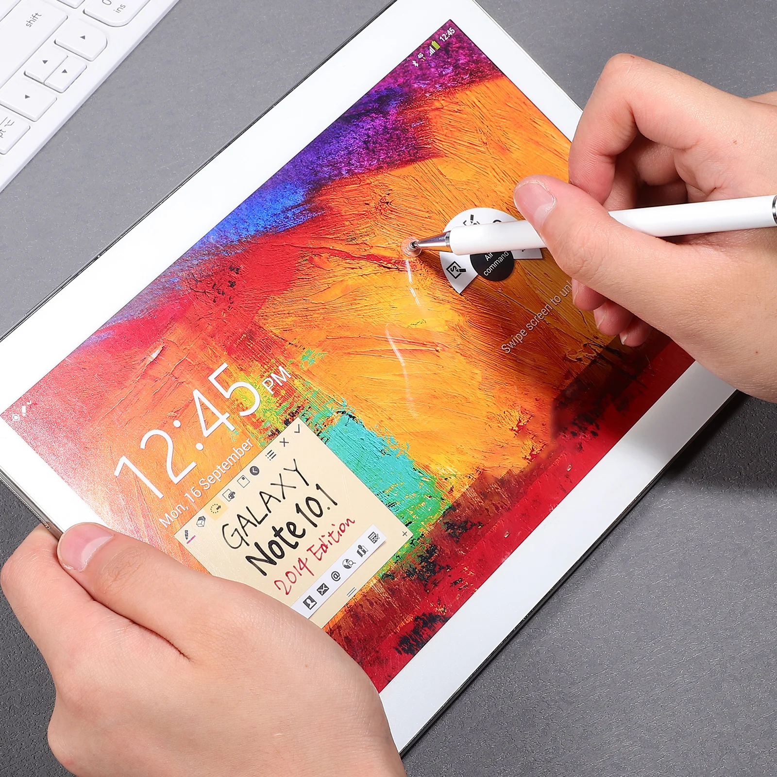 

High Precision Touchscreen Stylus Pen 4 Replacement Nibs Magnetic Cap Transparent Disc Tip Connection Needed for Tablets