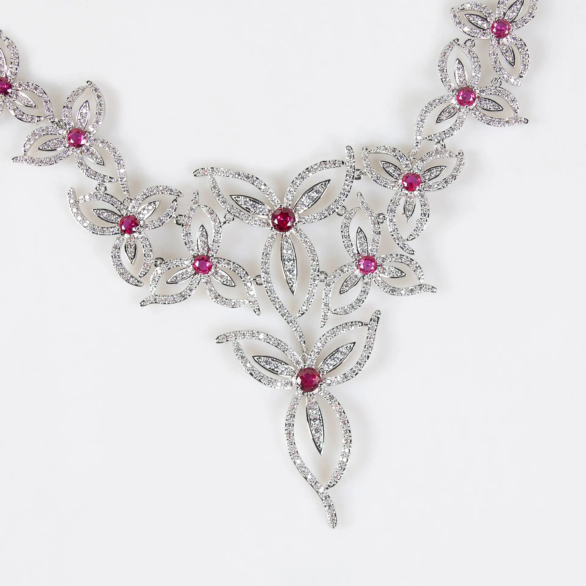 

HIBRIDE Stylish and elegant maple leaf necklace earrings women's clothing light luxury jewelry set Dubai wedding ball gift S-880