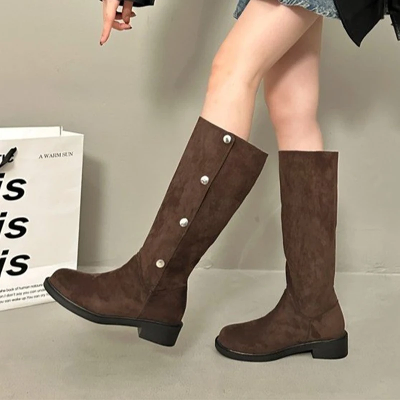 

Женские сапоги до колена на каблуке. Зимняя повседневная обувь. Теплые длинные сапоги. 2025 г. Элегантные массивные модельные туфли. Снежные сапоги с пряжкой.