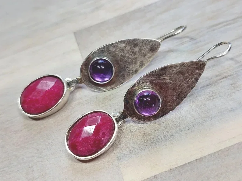 Personalized and Creative Round Inlaid Red Stone Retro Silver Color Metallic Oval Women's Earrings