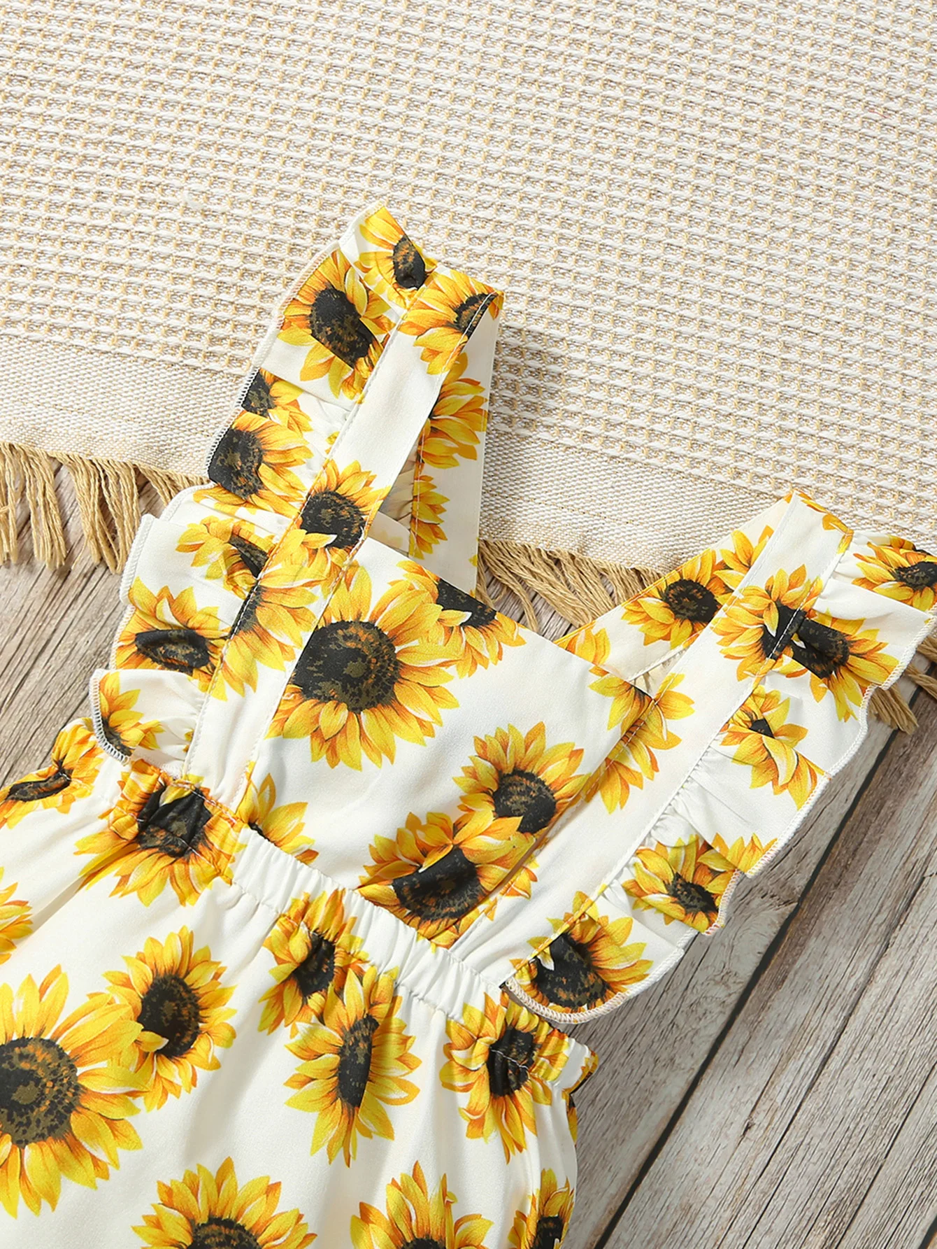 Baby Girls Sunflower Print Ruffle Trim Square Neck Crisscross Back Bodysuit Infant Newborn Fashion Summer Clothing