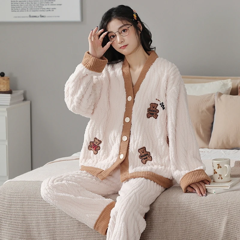 

Winter Thick Flannel Pajamas Set for Women Cute Bear Pattern Ladies Sleepwear for Girl Kimono Style Velvet Cardigan Sleepwear