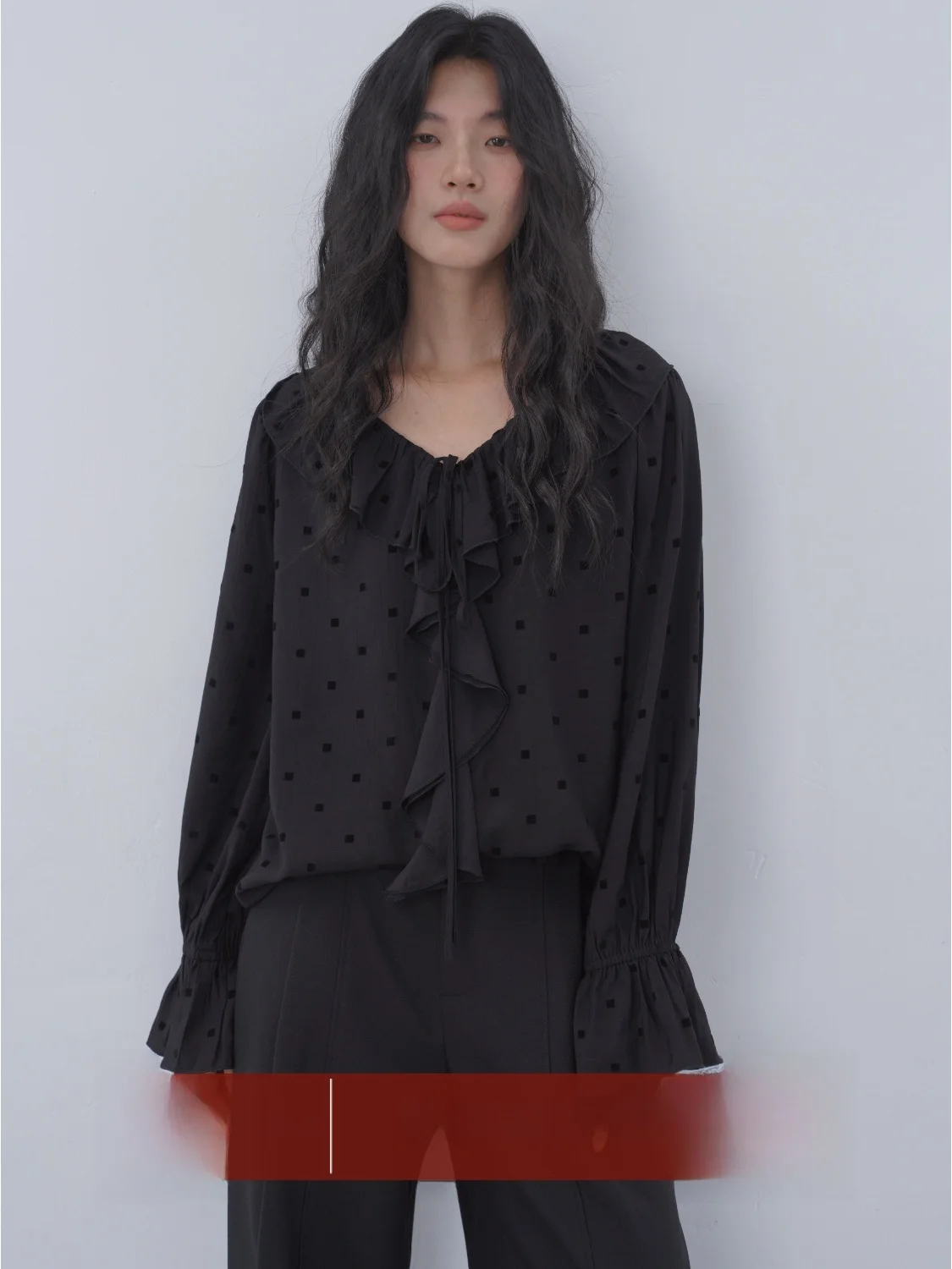 

Женская блузка EIGHTHMONTH в горошек на пуговицах с длинными рукавами-колокол, приталенная, повседневная, свободного кроя, стандартной длины