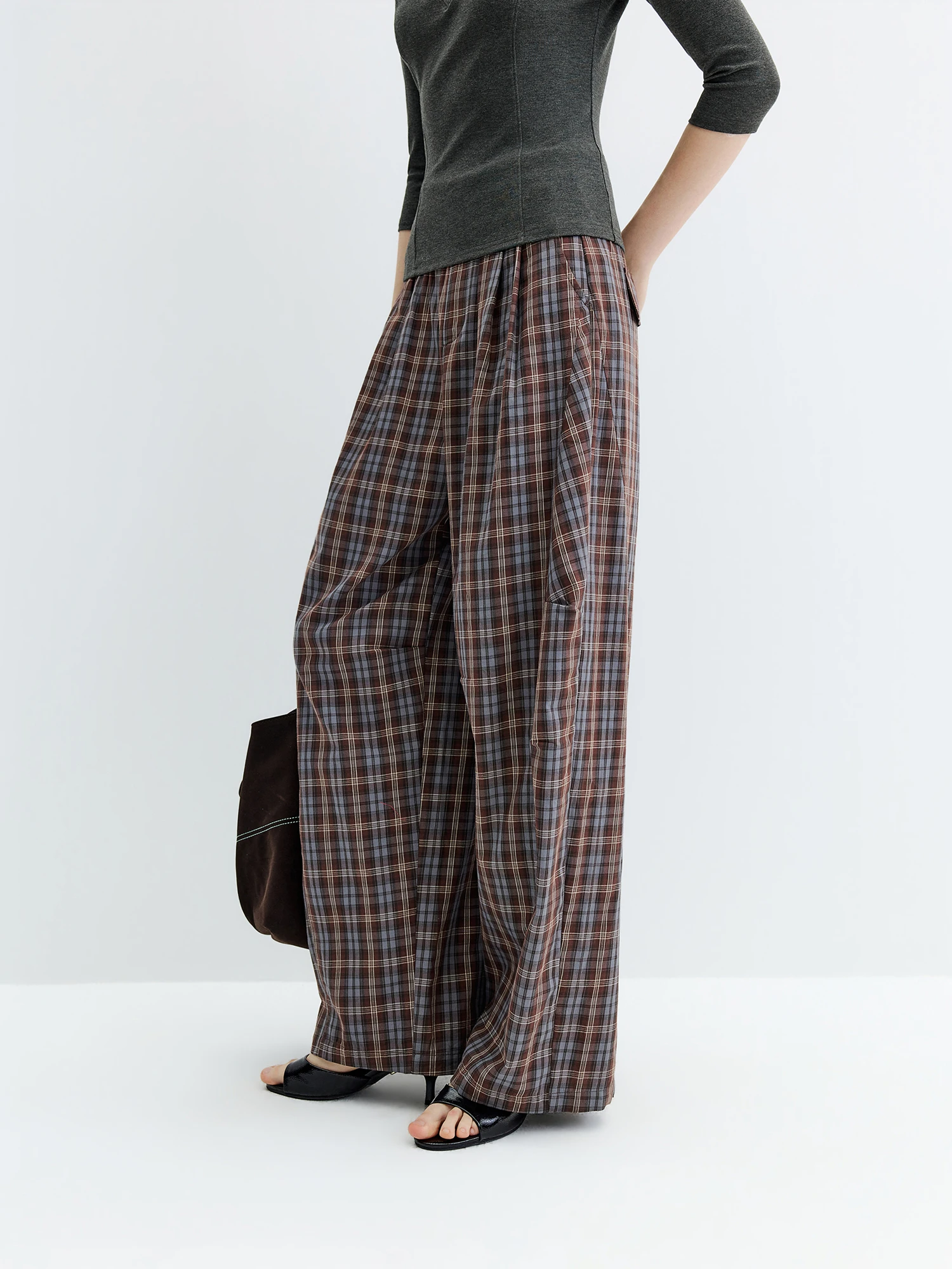 Thumbnail 2 - #36 Cheap Relaxed Fit Casual Pants Worth Buying