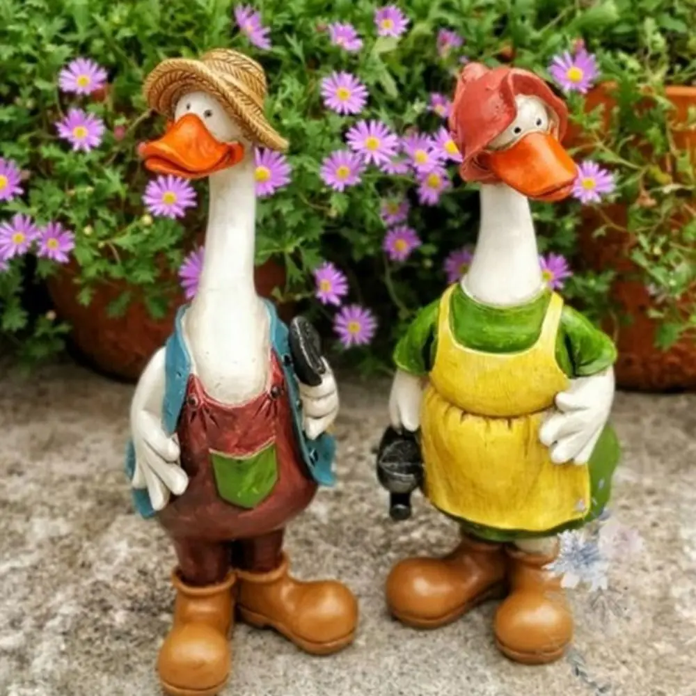 2Pcs/set Pastoral Micro Landscape Couple Duck Statue Cartoon 3D Simulation Duck Ornaments Handcraft Animal Resin Sculpture Yard