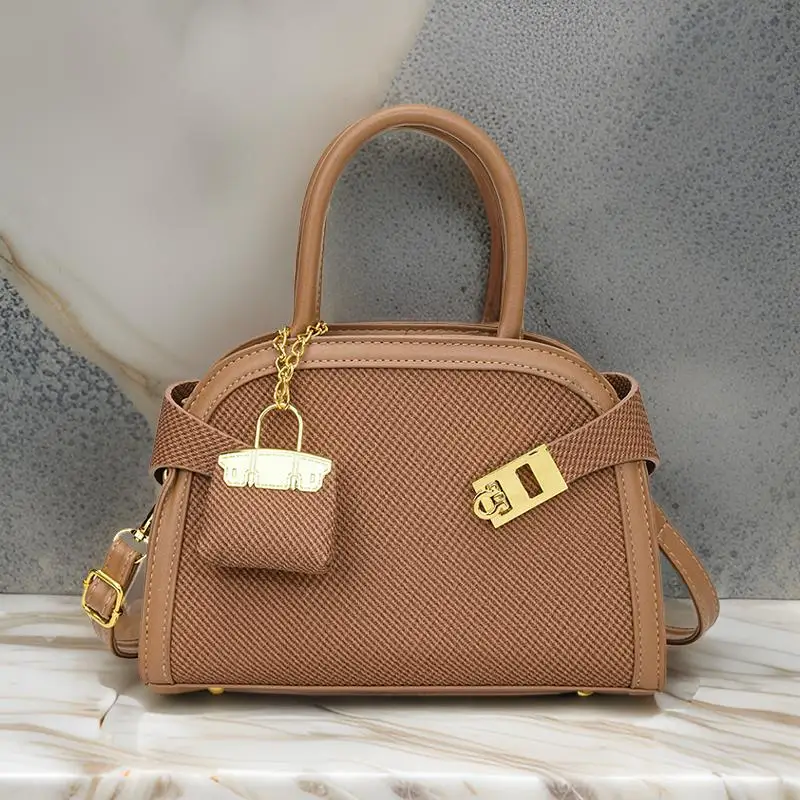 

Stylish Parisian-Inspired Tote Bag - Minimalist Crossbody Handbag With Vintage Leather Finish And Large Capacity Design