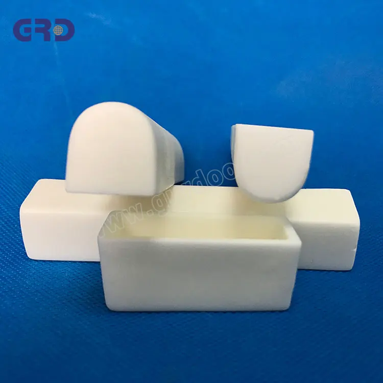 Semicircle Shape Alumina Ceramic Crucible Corundum Boat For Sintering