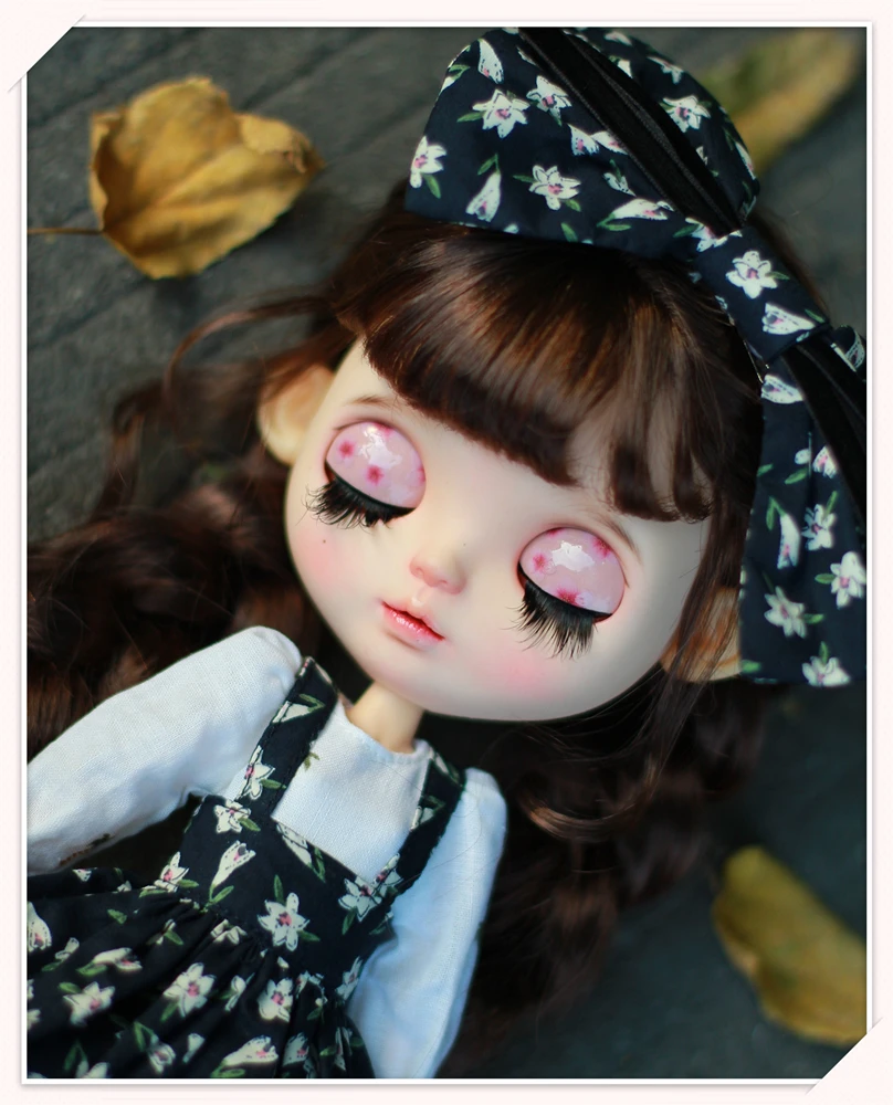 Blythes doll clothes are suitable for 1/6 size fashionable new suspender floral skirt+white skirt+bow accessories 3-piece set