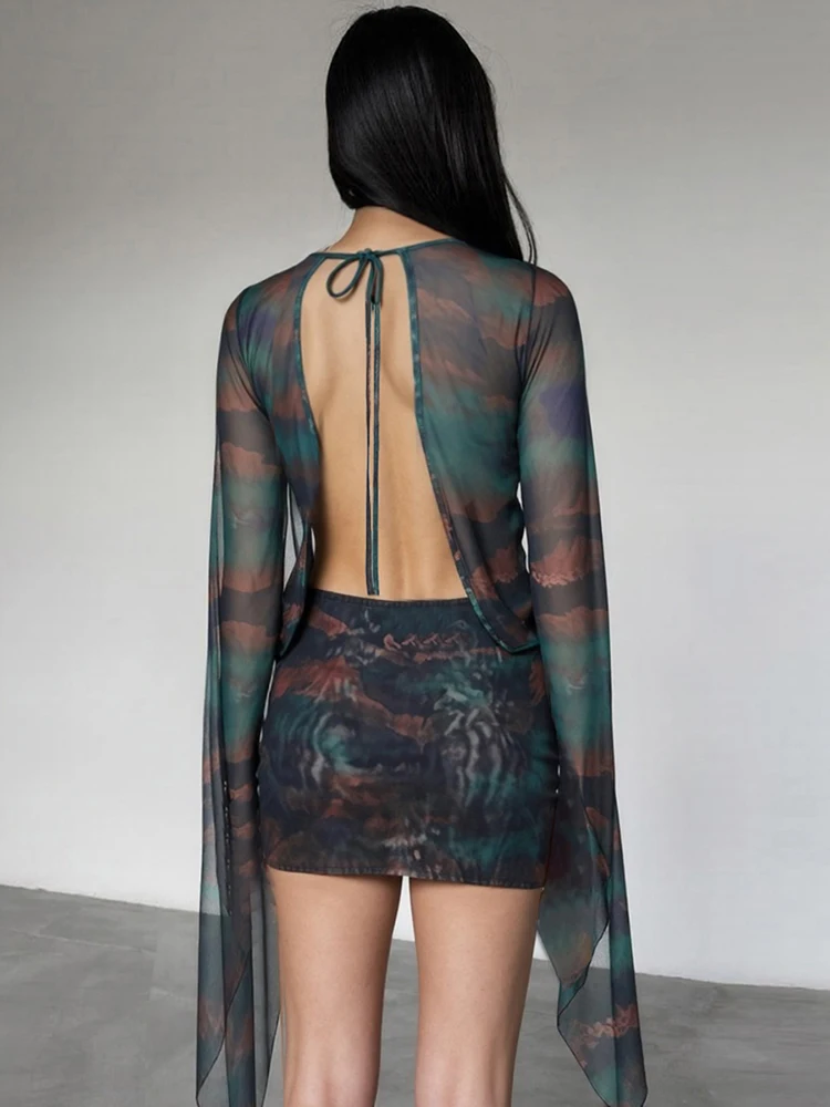 Sisterlinda Atrakcyjna siateczkowa mini sukienka Sexy Sheer Coquette V-neck Długi rękaw bez pleców Vestidos Kobieca sukienka Midnight Party Bodycon