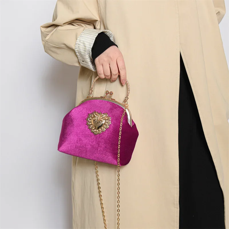 Retro Women Metal Love Decoration Lock Catch Clutch Silk Shell Clips Small Square Bags Simplicity Shoulder Bags Messenger Bags