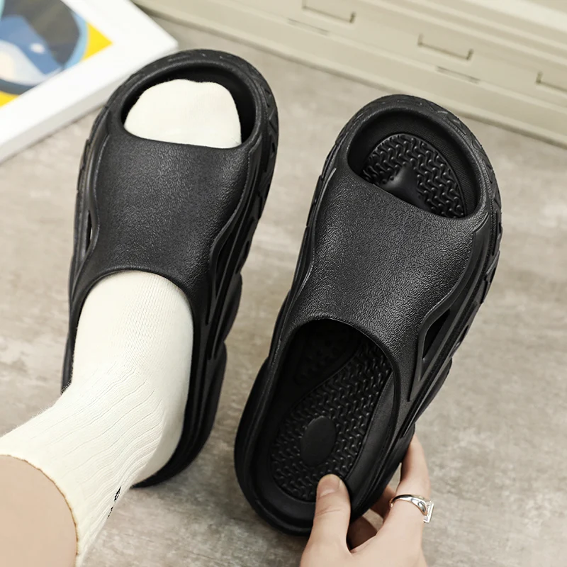 

Новые летние мужские тапочки на платформе, нескользящие шлепанцы с открытым носком, мужские модные пляжные сандалии, легкие уличные тапочки