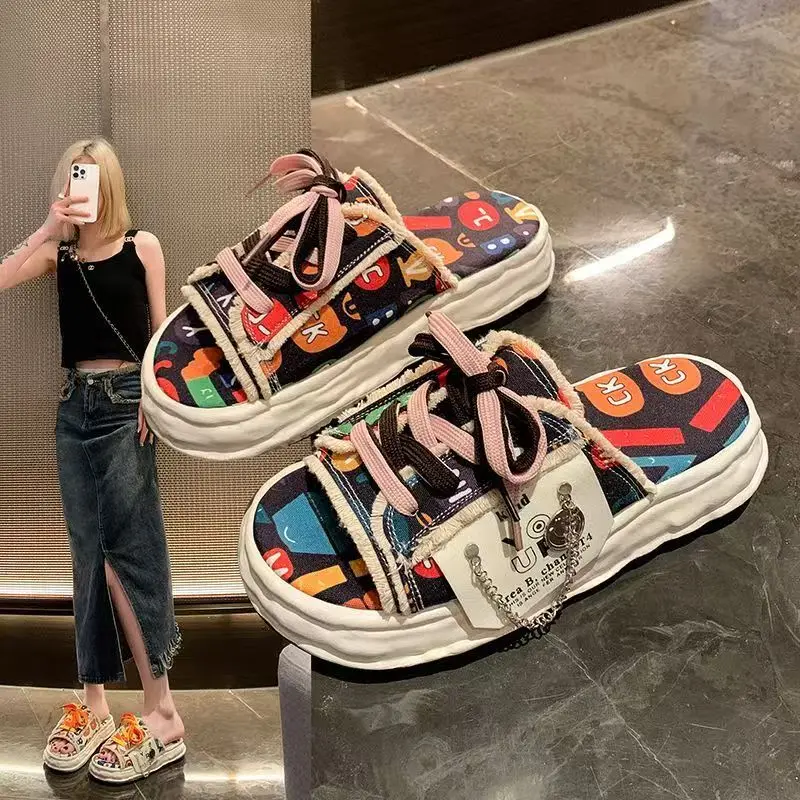 شباشب جرافيتي قماشية سميكة النعل للسيدات، صنادل شاطئ مريحة بنعل ناعم وعصرية وفردية لإزالة الروائح الكريهة