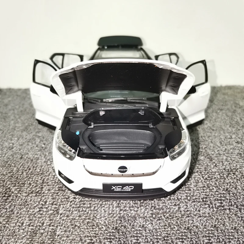 1:18 Scale 2022 XC40 Simulation Alloy Car Model Diecast Toy Collectible Hobby Display Ornaments