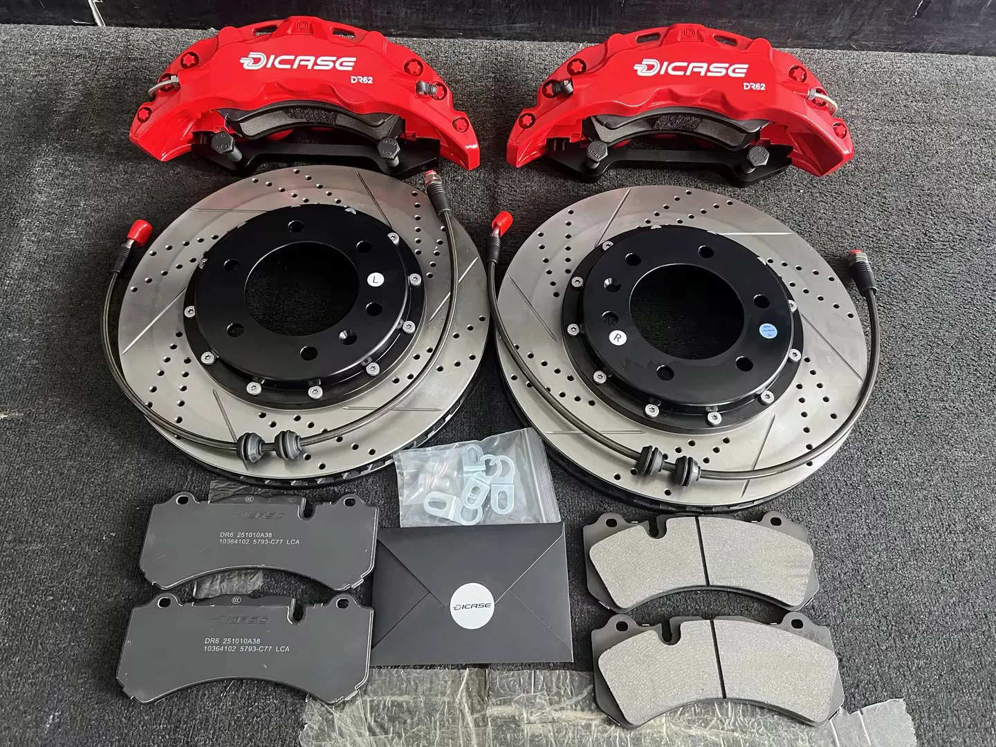 

Dicase 6-piston high-performance front brake kit with 362mm brake discs suitable for Opel Insignia