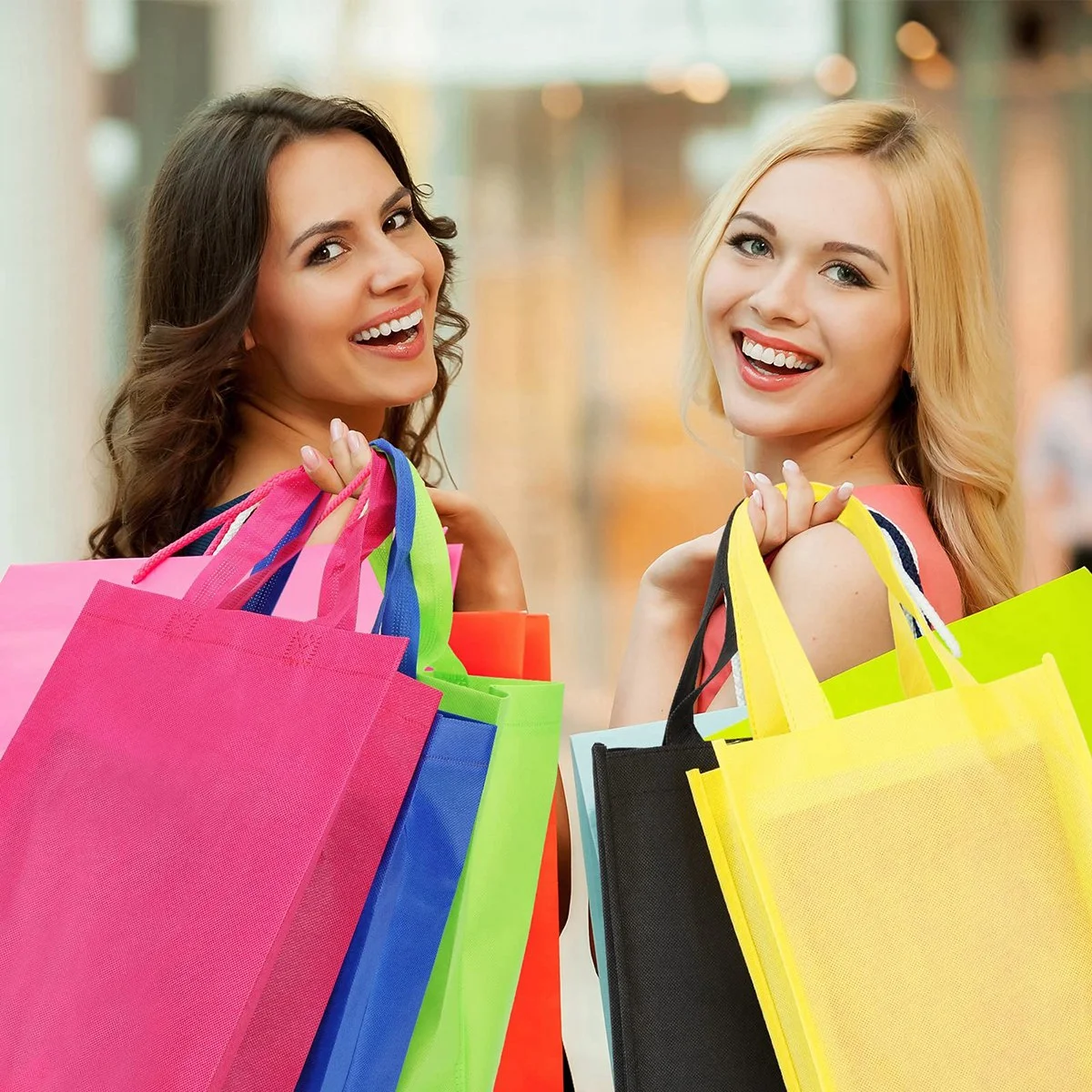 ABQR 50 Pack Sacs fourre-tout non tissés Sac cadeau réutilisable Sacs réutilisables avec poignées Fourre-tout d'épicerie pliable Sacs cadeaux pour adultes et enfants