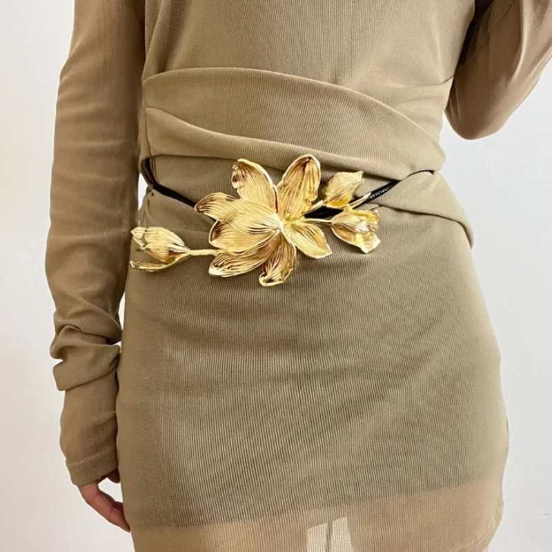 Stylish vintage goldcolor tulip flower belt Women's personality exaggerated Black leather rope skirt