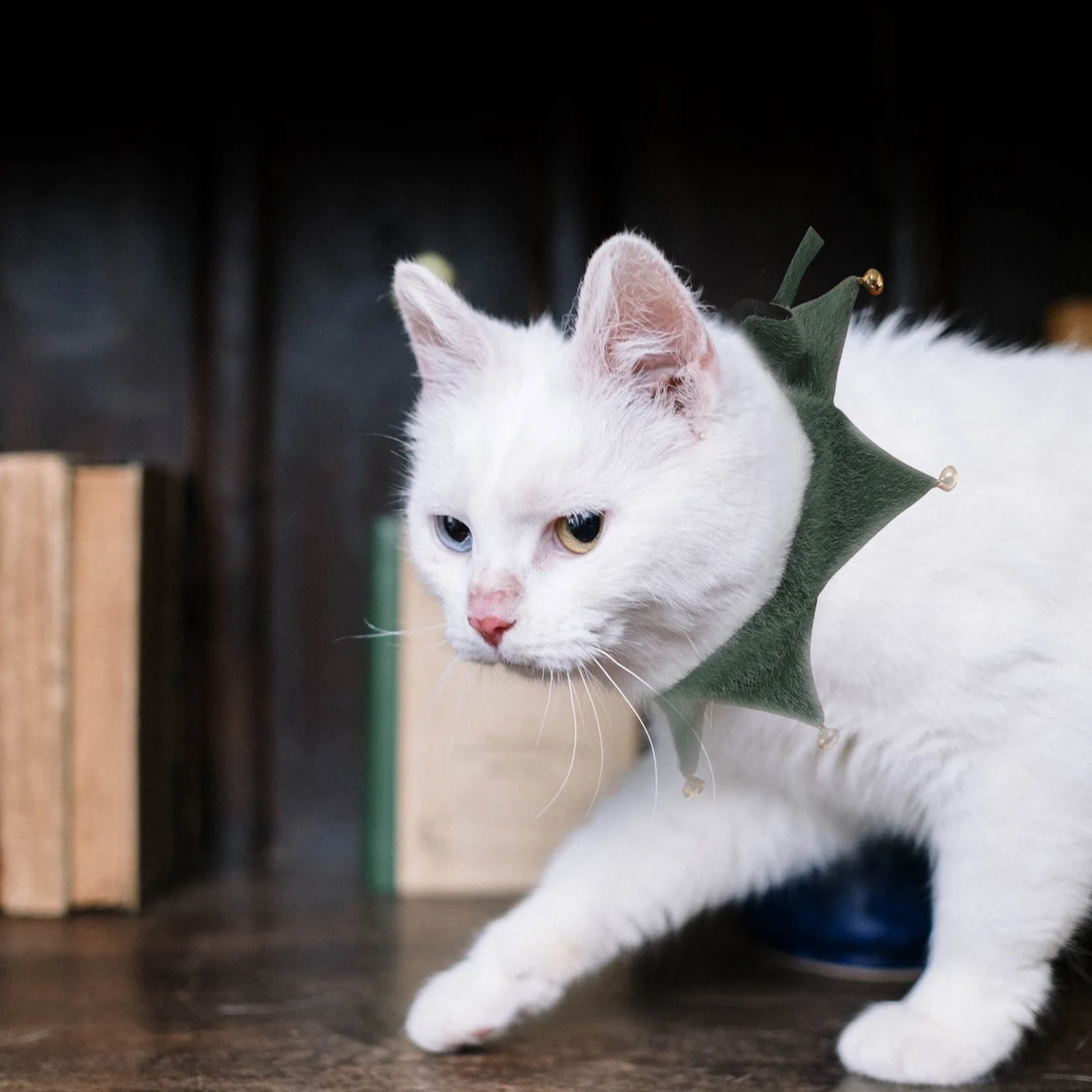 

Pet Christmas Scarf Adorable Warm Neck Decoration for Cats Dogs Costume Accessory Bells Collar Design Holiday Party Photo