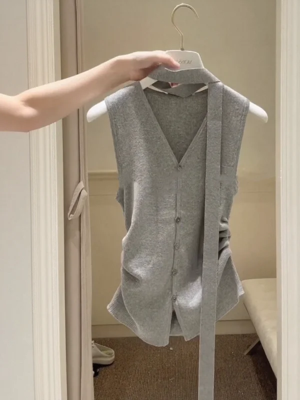 

Retro V-Neck Sleeveless Knitted Vest Cardigan Women's Summer Fashion Design Versatile Top Commute Style Polyester Blend