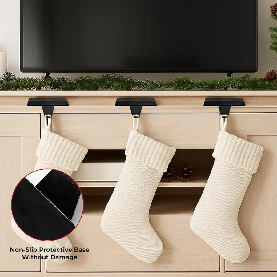 重みのあるデザインと滑り止め保護パッド付きのメタルクリスマスストッキングホルダー6個セット、マントル、テレビスタンド、階段、ドレッサー用