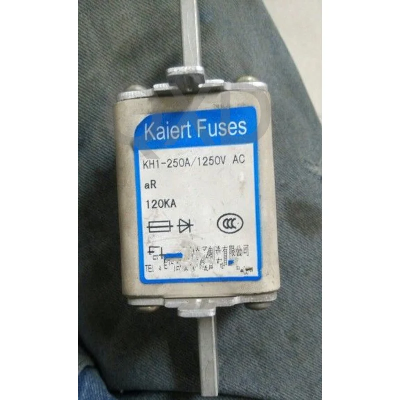 

Fuses: KH2 500A 1000V / KH3 315A 690V / KH3 1000A 690V / KH3-K-1000A 690V / KH4 1800A 500V / KH4a-1800A 690VAC