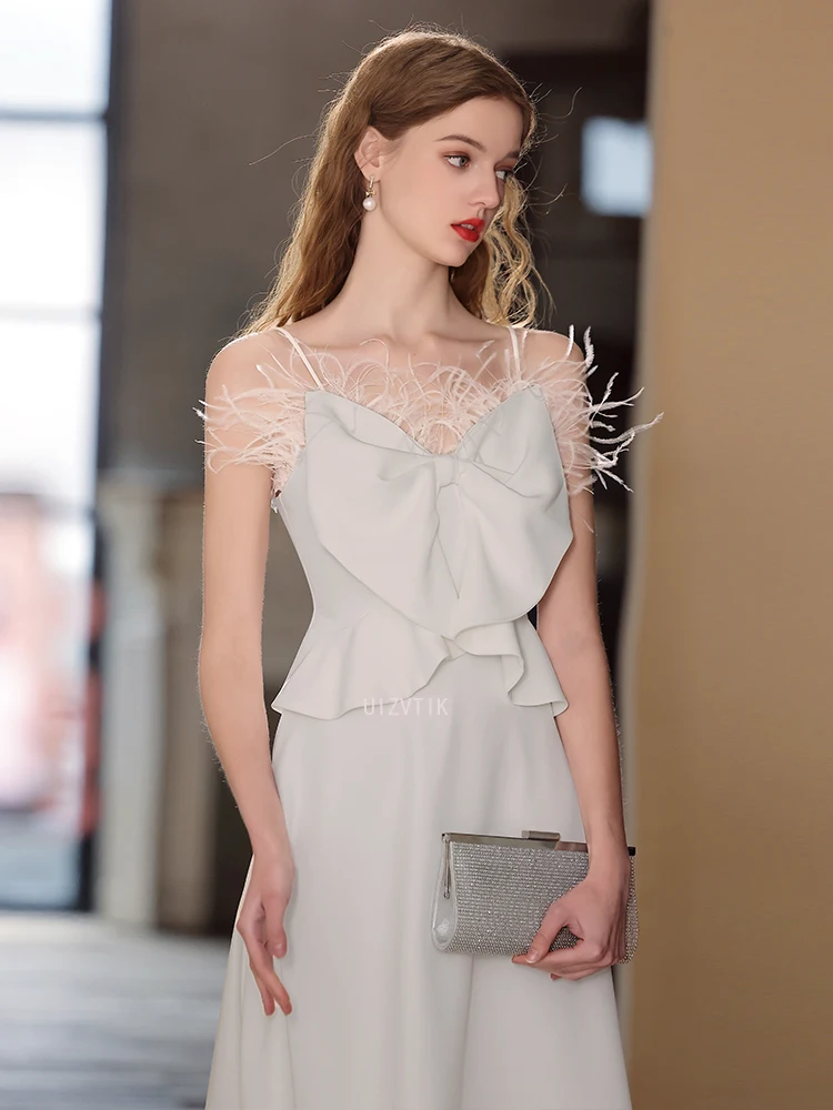 Robe de soirée d'anniversaire en Satin blanc pour femmes, élégante, avec coutures de plumes, col en v, dos nu, robe de bal Simple, robe de soirée de mariage