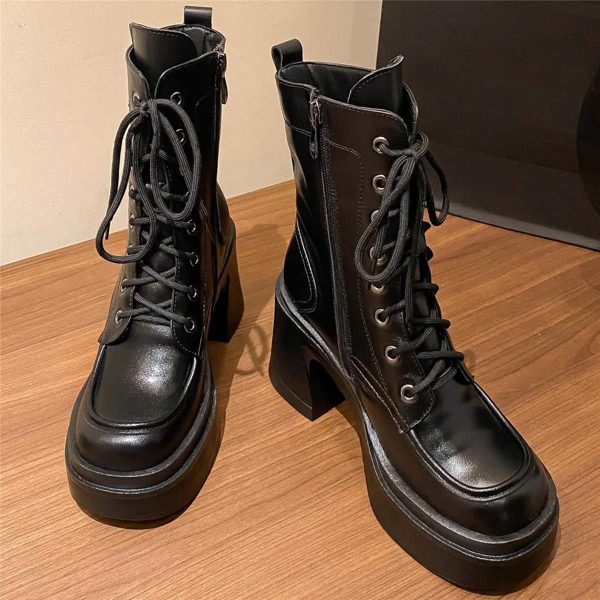 

Winter Punk Creepers Women Lace Up Genuine Leather High Heel Platform Pumps Female High Top Round Toe Ankle Boots Casual Shoes