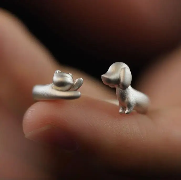 A Dual Headed Animal Ring That Combines Cats Dogs and Dogs Must-have for Pet Enthusiasts with  Unique Design and Frosted Jewelry