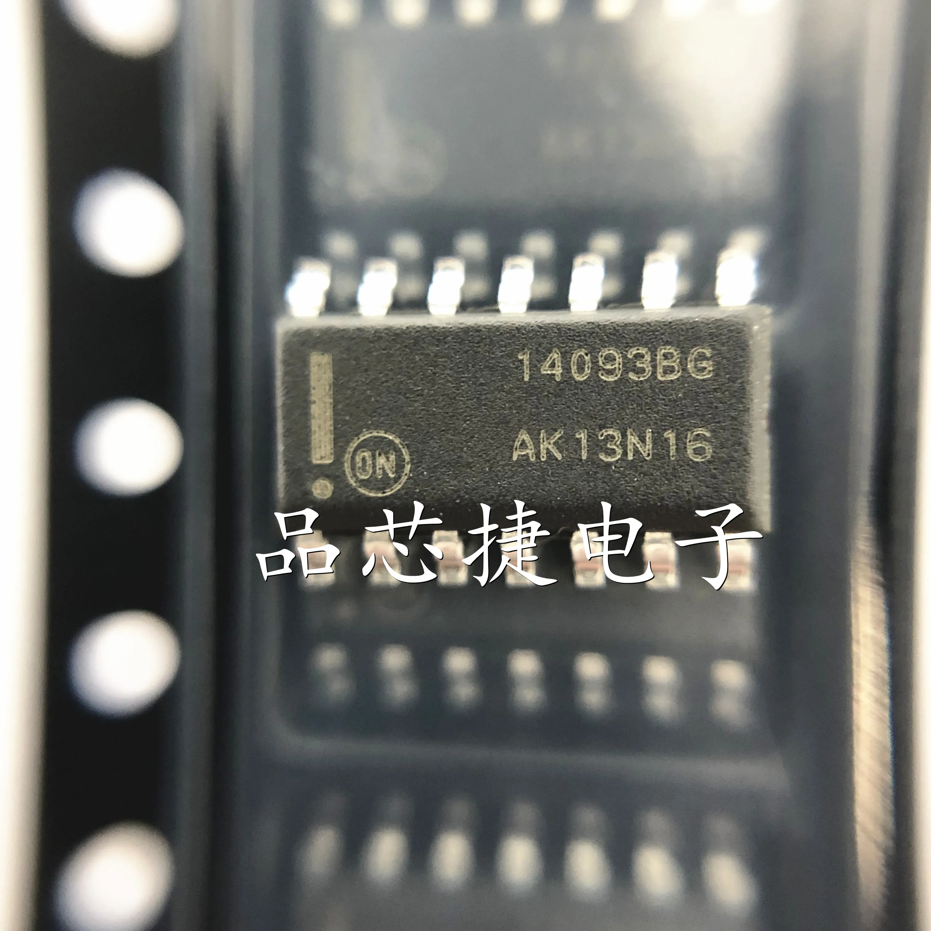 10pcs/Lot MC14093BDR2G Marking 14093BG SOIC-14 Quad 2-Input “NAND