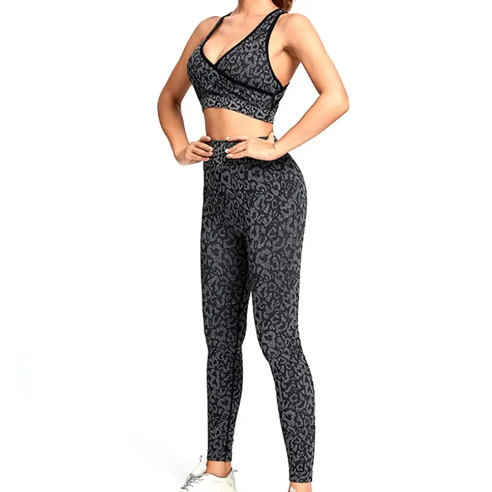 2Pcs Seamless Yoga Outfits Deep V Neck High Waist Blend Fabric Yoga Workout Activewear Set for Women Women's Yoga sets