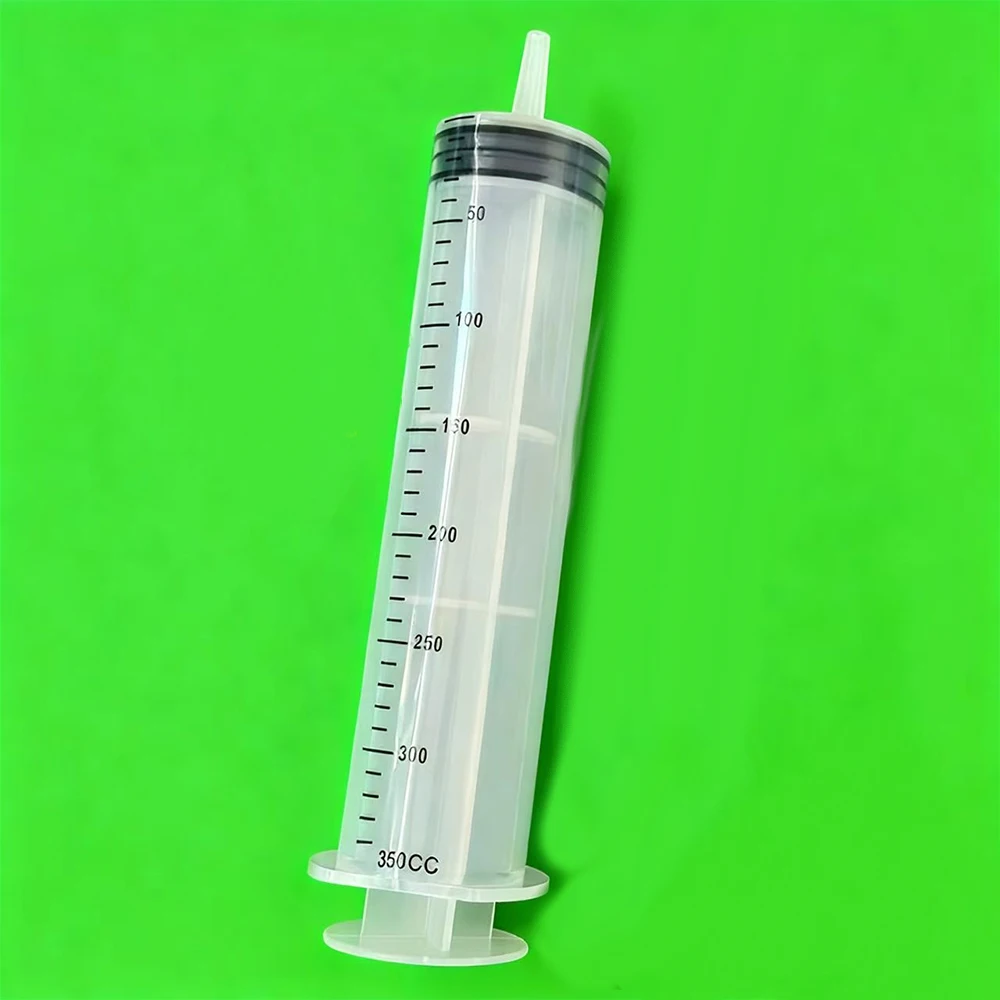 Industriële veterinaire kunststofspuiten met capaciteiten van 1000ml, 550ml, 350ml, 200ml, 100ml, 60ml, 20ml, 10ml, enz. Geschikt voor laboratoriumdosering, industriële voeding, voeding van